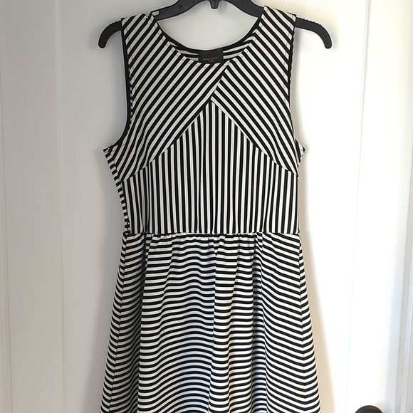 Artee Couture Striped dress - Picture 1 of 4